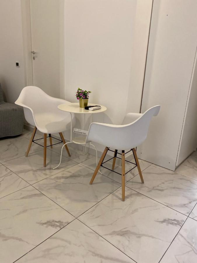 Bed and Breakfast Domus Luigi Leone II Neapel Exterior foto